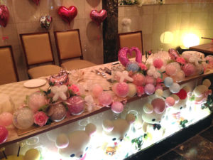 ゲストハウスウェディングメインテーブルバルーン 装飾