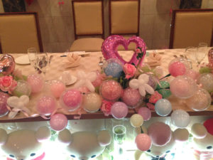 ゲストハウスウェディングメインテーブルバルーン 装飾